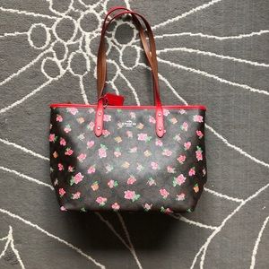 Coach Printed Floral Logo City Z Tote